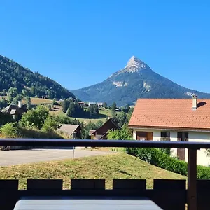 https://le-bois-joli.hotels-rhonealpes.com